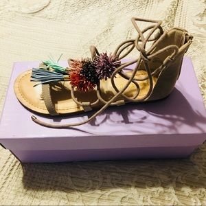 Madden Girl SOFUN Sandles Size 7